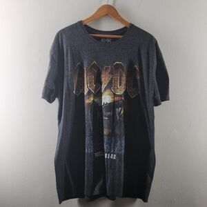 Vintage AC/DC Men's (Size XL/Black & Gray) World Tour 1981-82 T-Shirt